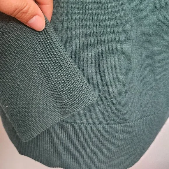 Banana Republic Women's V-Neck Sweater SZ Small 100% Merino Wool Green Preppy - Picture 9 of 14